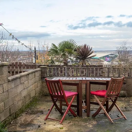 Oldroyds Stays - Cosy For 6 Close To Leeds In Beeston With Super Speed Free Wifi & On Street Free Parking