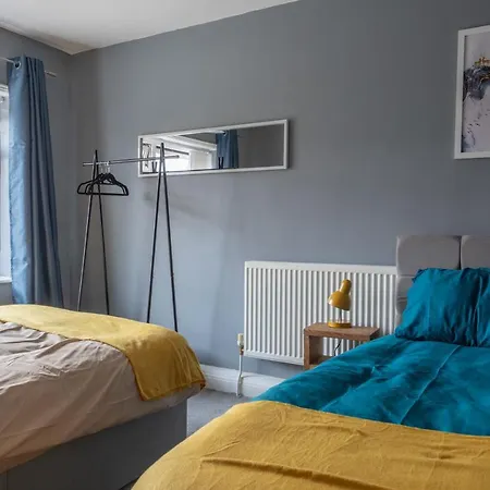 Oldroyds Stays - Cosy For 6 Close To Leeds In Beeston With Super Speed Free Wifi & On Street Free Parking 펜션 리즈