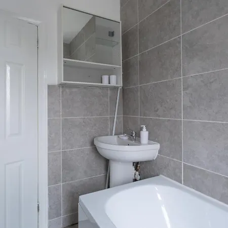 Oldroyds Stays - Cosy For 6 Close To Leeds In Beeston With Super Speed Free Wifi & On Street Free Parking Hébergement de vacances Leeds (West Yorkshire)