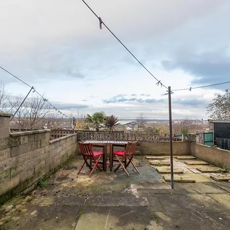 Oldroyds Stays - Cosy For 6 Close To Leeds In Beeston With Super Speed Free Wifi & On Street Free Parking *